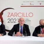 El consejero de Agricultura, Ganaderíaa y Desarrollo Rural, Jesús Julio Carnero, da a conocer los galardonados en la XVIII edición nacional y la X internacional de los Premios Zarcillo