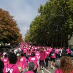 Miles de zamoranos tiñen de rosa las calles de Zamora frente al cáncer de mama