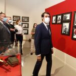 El consejero Suárez-Quiñones, en el acto de inauguración de la exposición temporal del Museo Munic y en la entrega del Premio C de Carracedelo al empresario José Luis Prada