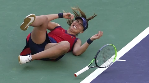 Paula Badosa se emocionó tras vencer a Azarenka en la final de Indian Wells
