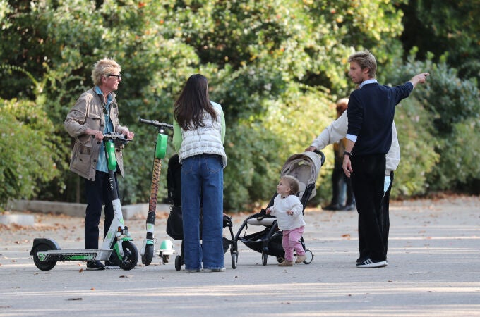 Christian Hannover y Alessandra" Sasha de Osma " con sus hijos Nicolás y Sofía, y con Ernesto de Hannover