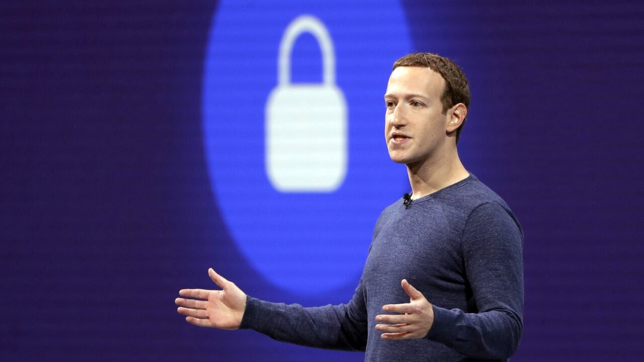 ザッカーバーグ氏、ネットワーク上の未成年者保護を怠ったとして米上院で追い詰められる