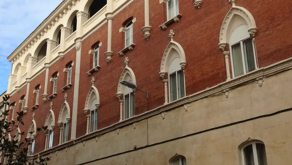 Edificio en el que se instalará el centro de mayores de Palencia