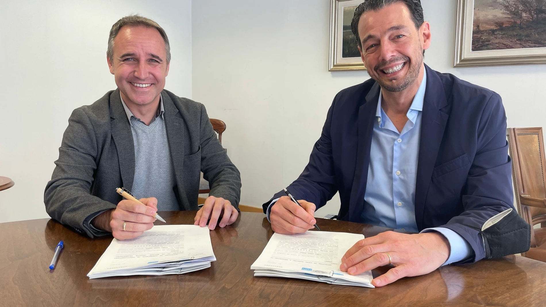 Alfonso Sanchez, consejero delegado de Vanadis y nuevo director general de Baufest en España, y Ángel Pérez Puletti, consejero delegado de Baufest