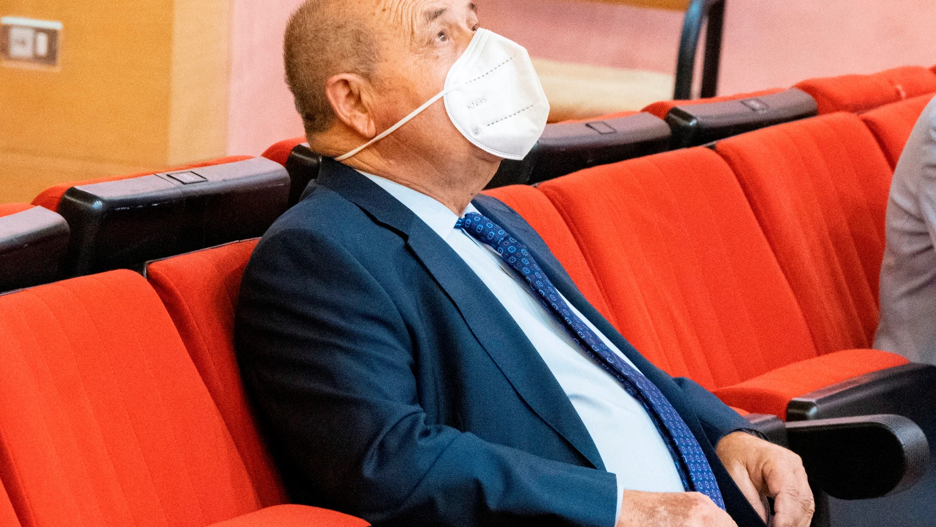 El exalcalde de Granada José Torres Hurtado (PP) en la sala del Juzgado de lo Penal 1 de Granada
