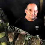 Dairo Antonio Usuga David, alias "Otoniel", sonríe tras ser captura por los militares colombianos en 2021