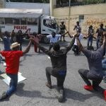 Haitianos piden en Puerto Príncipe la dimisión del ministro de Justicia, Liszt Quitel, por la ola de secuestros