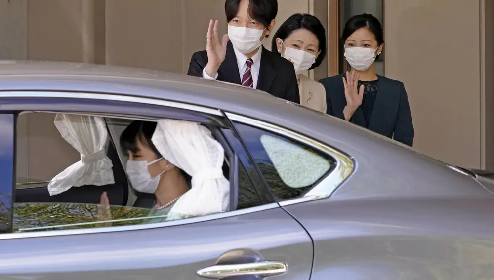 La princesa Mako se despide de los miembros reales