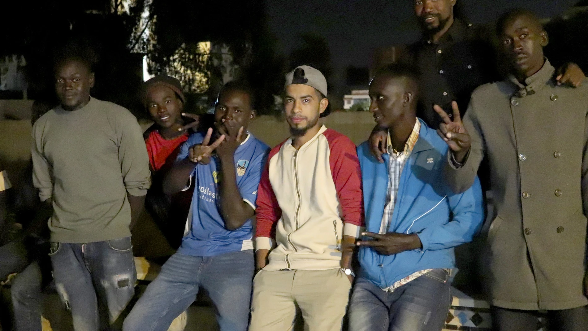 Después de recorrer 4.500 kilómetros desde Sudán y sufrir el "infierno" de los centro de detención libios, una veintena de sudaneses que duermen bajo el puente de la ciudad marroquí de Oujda esperando el momento de cruzar a España