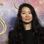 La directora Chloé Zhao, que estrena "Eternals" después de consagrarse con el Oscar a la Mejor Dirección por "Nomadland". EFE/EPA/VICKIE FLORES
