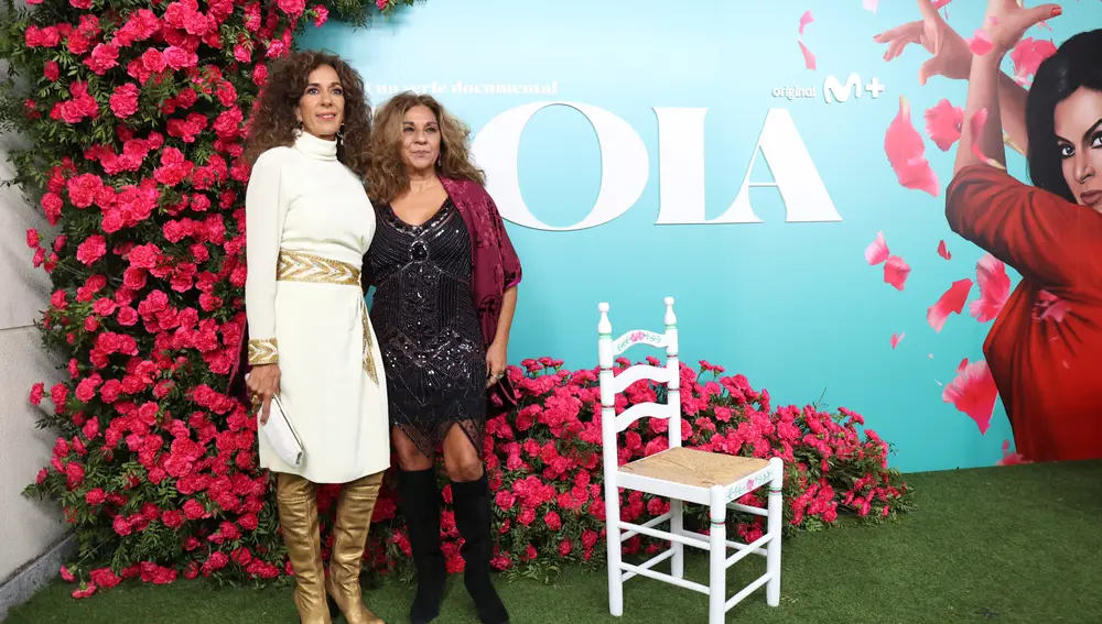 Lolita y Rosario Flores en el estreno de la serie documental ‘Lola’