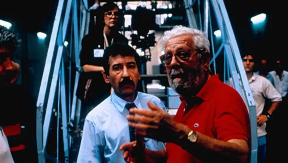 José Sacristán, junto al director, en el rodaje de «Todos a la cárcel»