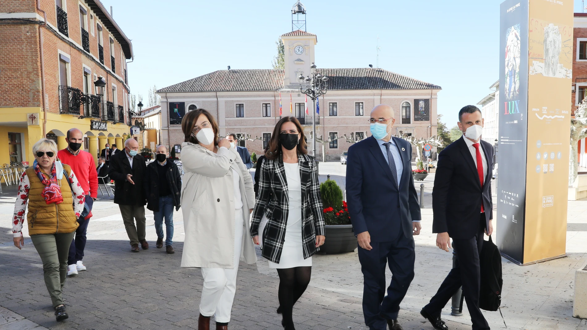 La consejera de Empleo e Industria, Ana Carlota Amigo, junto a la presidenta de la Diputación de Palencia, Ángeles Armisén, se reúne con las entidades locales y sin ánimo de lucro que van a desarrollar los nuevos programas mixtos de formación y empleo en Palencia