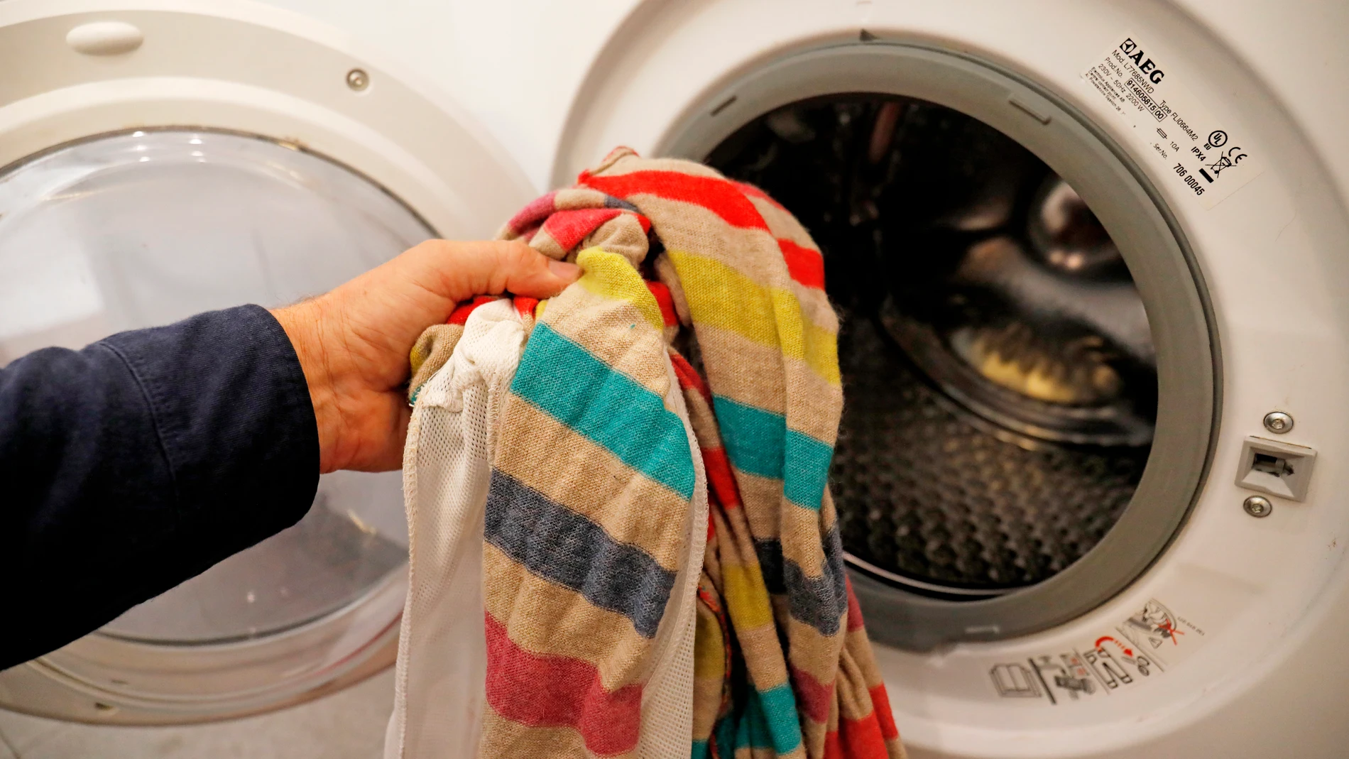 Estos son tres trucos para lavar la ropa mejor en la lavadora