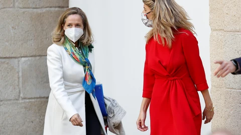 Las vicepresidentas del gobierno de Economía Nadia Calviño y Trabajo Yolanda Díaz,