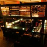El elegante interior del People Bar barcelonés