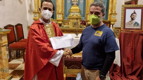 La Fundacion Christus Yacens recauda más de 5.400 euros con la campaña "Come un plátano por La Palma"