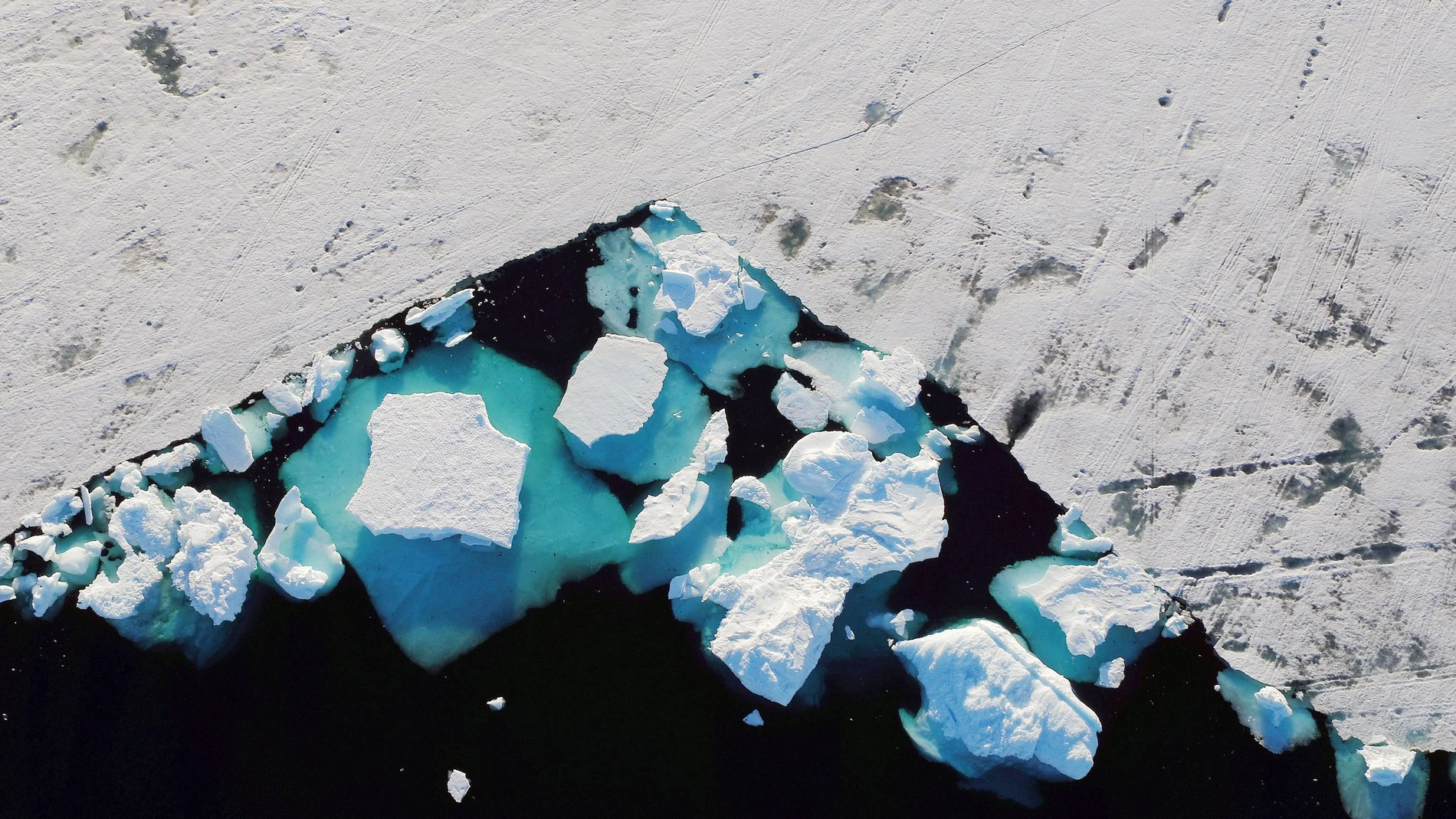 En la imagen un iceberg en Groenlandia