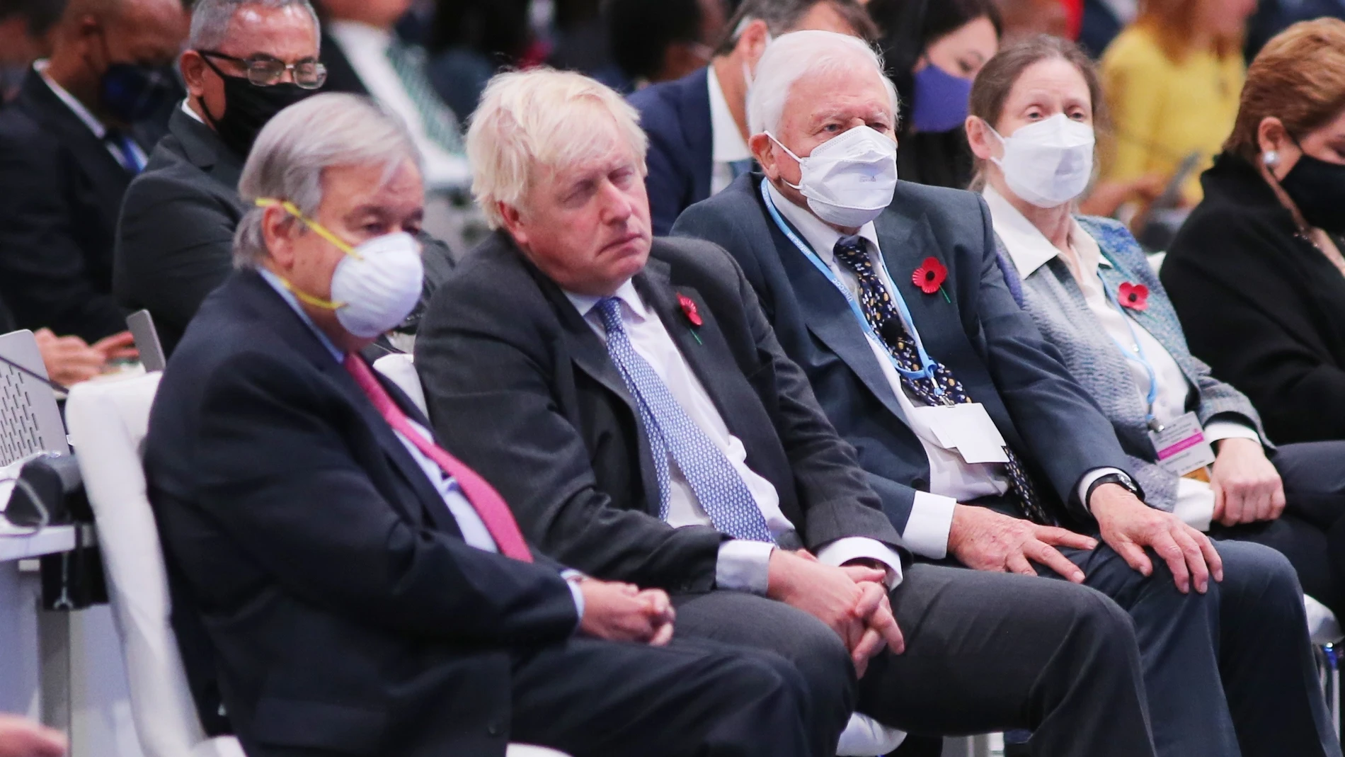 El secretario general de Naciones Unidas, Antonio Guterres, el primer ministro británico, Boris Johnson y el experto naturista Sir David Attenborough durante la ceremonia de inauguración de la COP26