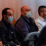 Banquillo de los acusados durante la vista oral ante jurado popular por el por el asesinato del concejal de IU en Llanes Javier Ardines, cometido el 16 de agosto de 2018, por el que están acusados el presunto inductor, dos sicarios y el intermediario, que afrontan penas individuales de 25 años de prisión, este martes en la Audiencia Provincial de Oviedo.