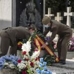 Acto del Día de los caídos por España celebrado en el cementerio de León
