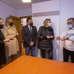 La consejera de Familia e Igualdad de Oportunidades, Isabel Blanco, visita el recurso de vivienda supervisada que gestiona la Asociación de Familiares, Amigos y Personas con Discapacidad por Enfermedad Mental de Ávila (FAEMA)