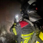Intoxicado un varón de 49 años en el incendio de una vivienda abandonada en la calle Pérez Galdós de León