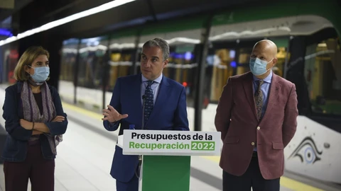 Elías Bendodo, portavoz de la Junta de Andalucía, criticó a Montero por atacar a su comunidad y no a otras que también han pedido que se mantengan los Fondos
