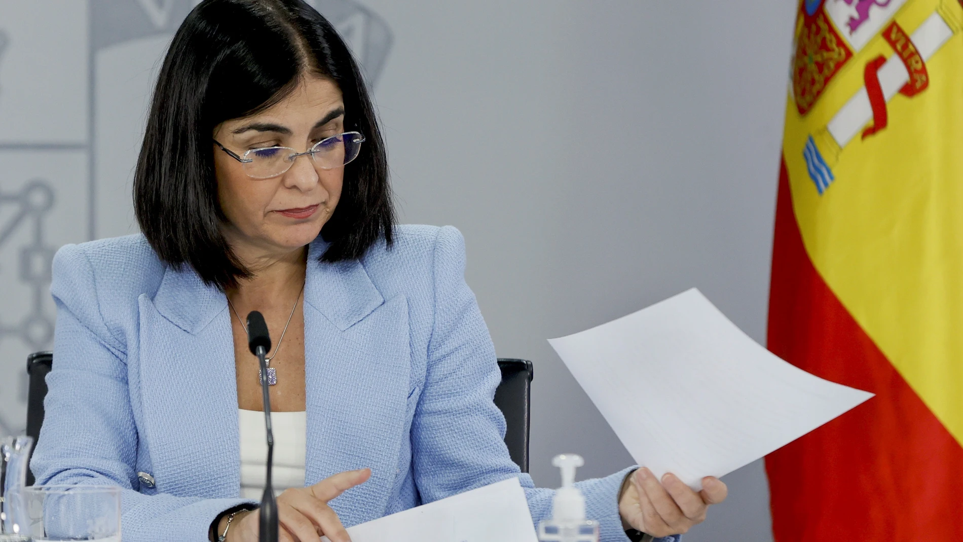 MADRID, 08/11/2021.- La ministra de Sanidad, Carolina Darias, durante la rueda de prensa posterior a la reunión del Consejo de Ministros, este lunes en La Moncloa.EFE/Ballesteros