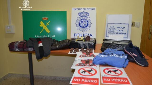 Efectos intervenidos a un detenido en Ourense por meter alfileres en cebos de comida para perros.