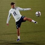 Brahim, en un entrenamiento con la selección