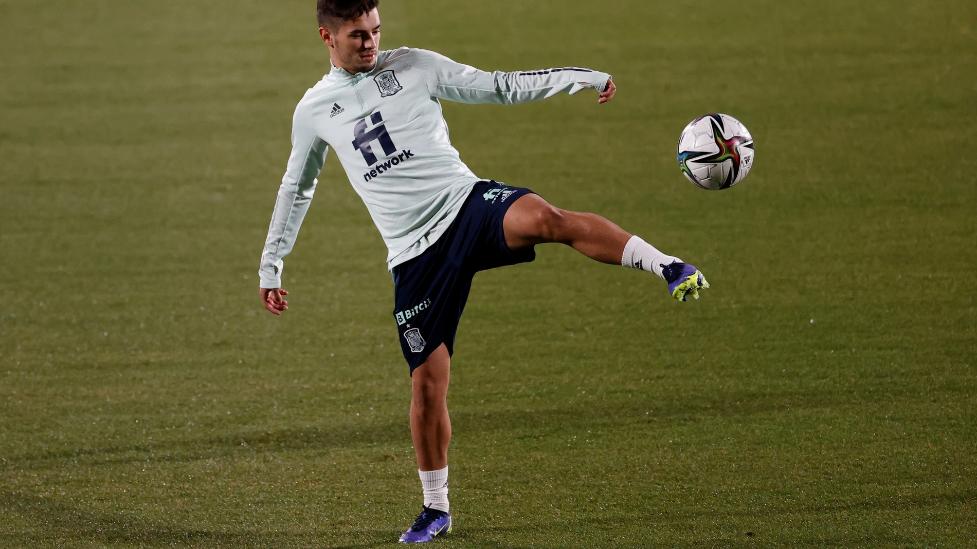 Brahim, en un entrenamiento con la selección