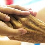 Si hay una lección que todos -en mayor o menor medida- hemos aprendido, es la importancia de mantener cerca a nuestros seres queridos, sobre todo a los más mayores