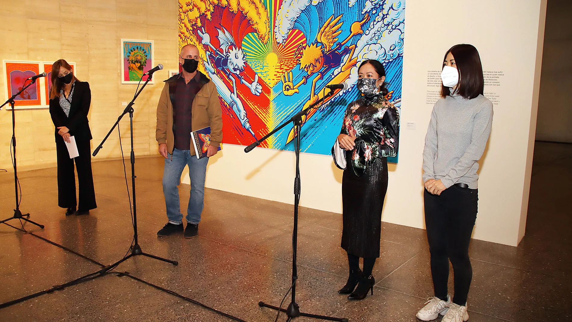 Koré Escobar, responsable del Departamento de Registros, David Carballán, comisario de la exposición de Víctor Moscoso y Kaoru Katayama, en el Musac