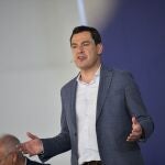 El presidente del Gobierno de la Junta de Andalucía, Juanma Moreno, interviene en la inauguración del XV Congreso Autonómico del PP Castilla-La Mancha. Eusebio García del Castillo / Europa Press