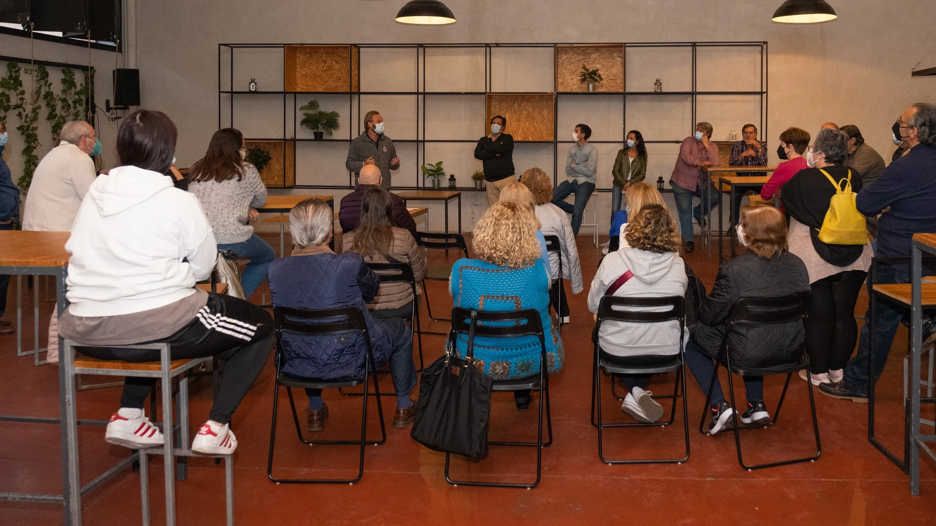 Reunión de los afectados en Hytasa