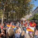 Miles de personas han recorrido hoy las calles del centro de Sevilla convocadas por la Coordinadora Andaluza por la Memoria Histórica y Democrática y la Asamblea Memorialista Andaluza. EFE/ Raúl Caro