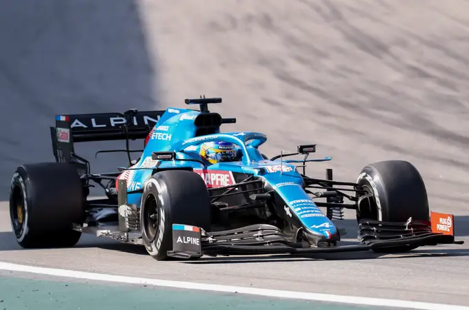 El intercambio de mensajes entre Fernando Alonso y Alpine