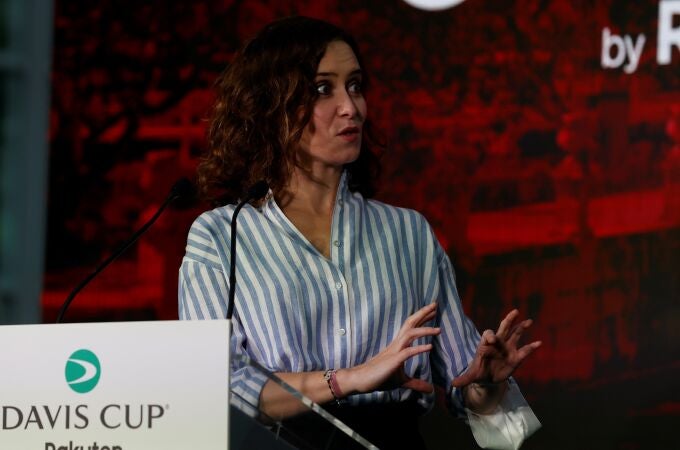 MADRID, 16/11/2021.- La presidenta de la Comunidad de Madrid, Isabel Díaz Ayuso, participa en la presentación oficial de la Copa Davis este martes en Madrid. El torneo de tenis por equipos nacionales, se disputará del 25 de noviembre al 5 de diciembre en un formato con tres sedes (Madrid, la ciudad italiana de Turín y la suiza Innsbruck) después de suspenderse en 2020 por la pandemia.EFE/J.J.Guillen