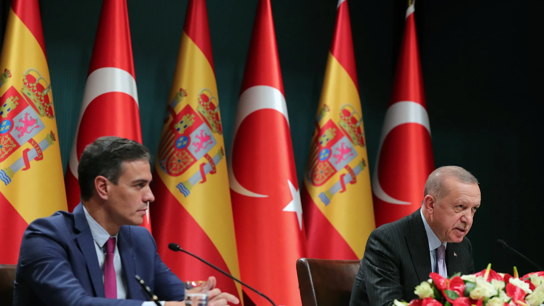 El presidente Sánchez y su homólogo tuerco, Tayyip Erdogan, hoy en rueda de prensa