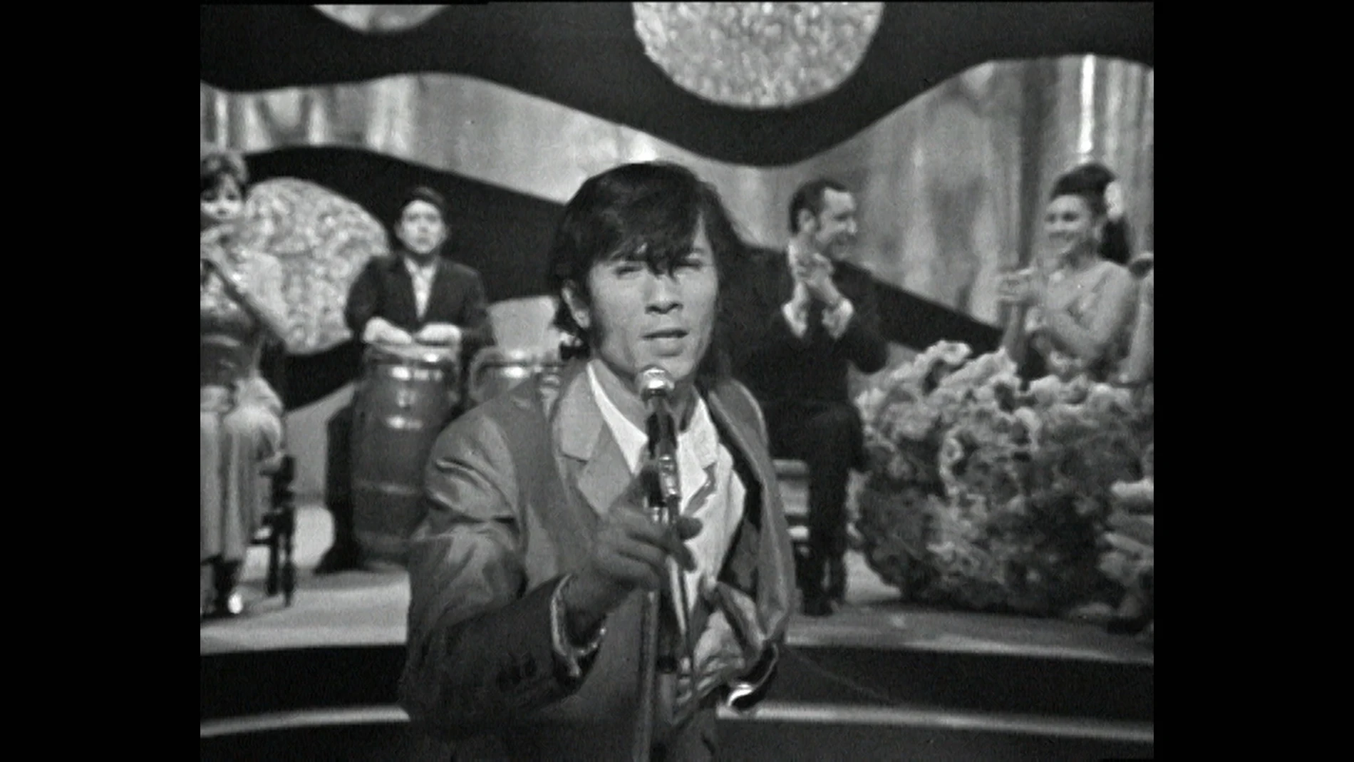 Miguel Vargas Jiménez, más conocido como Bambino, durante una actuación recogida en el documental «Algo salvaje», dirigido por Paco Ortiz