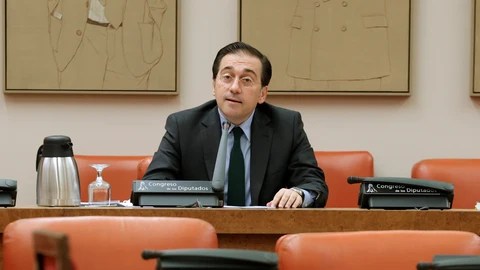 MADRID, 19/11/2021.- El ministro de Asuntos Exteriores, Unión Europea y Cooperación, José Manuel Albares, comparece ante la Comisión Mixta para la UE en el Congreso, este viernes. La situación en Cuba, la crisis entre Marruecos y Argelia y sus efectos en el suministro de gas y las tensiones migratorias en el este de Europa serán algunos de los asuntos centrales de los que dará cuenta el ministro. EFE/Zipi