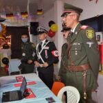 Policías colombianos con símbolos nazis en una celebración