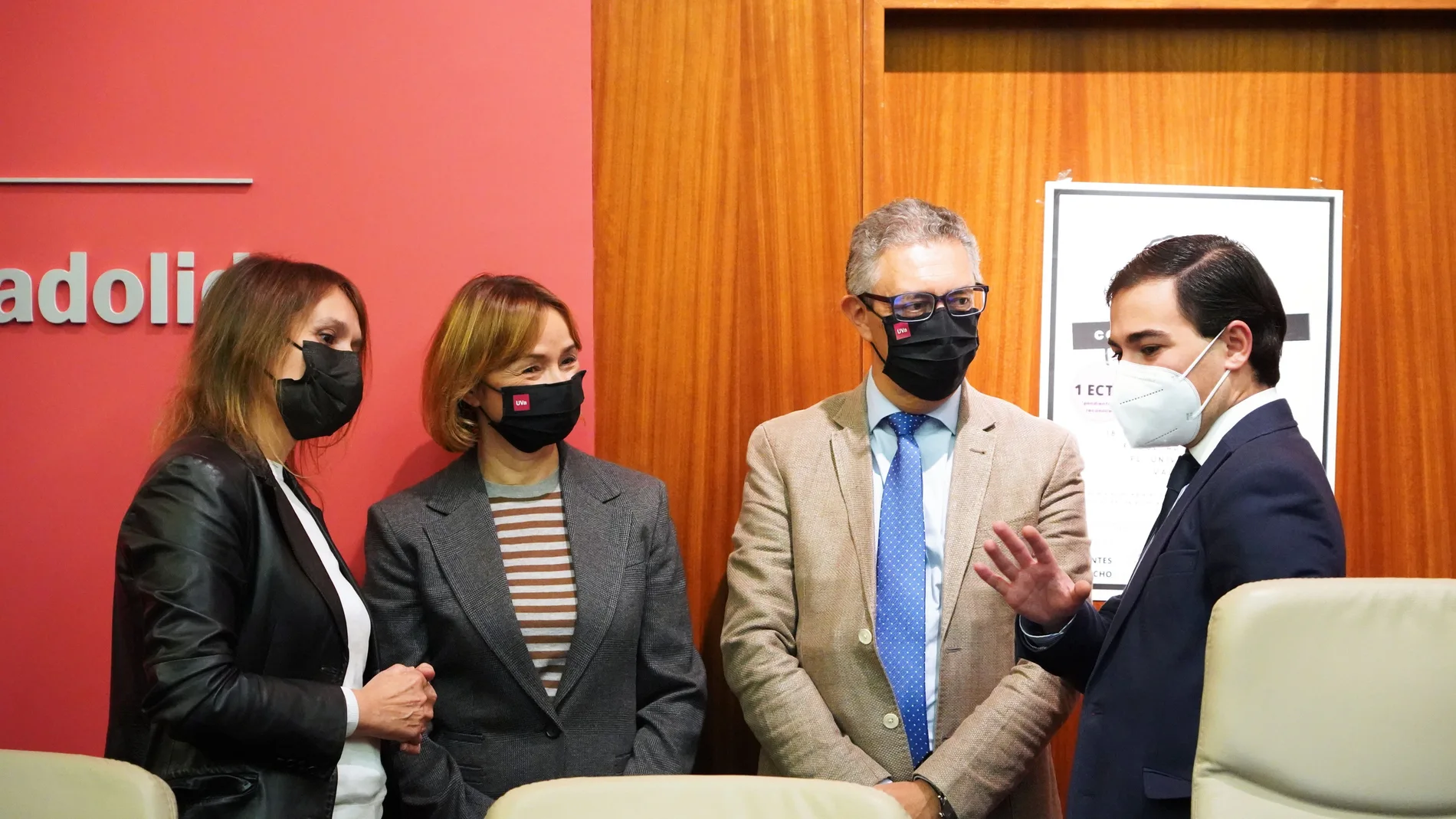 La consejera de Educación, Rocío Lucas; la vicerrectora Carmen Vaquero; el decano de la facultad de Derecho Javier García y el delegado de Facultad Sergio Medina en la clausura el congreso ‘España después del COVID’.