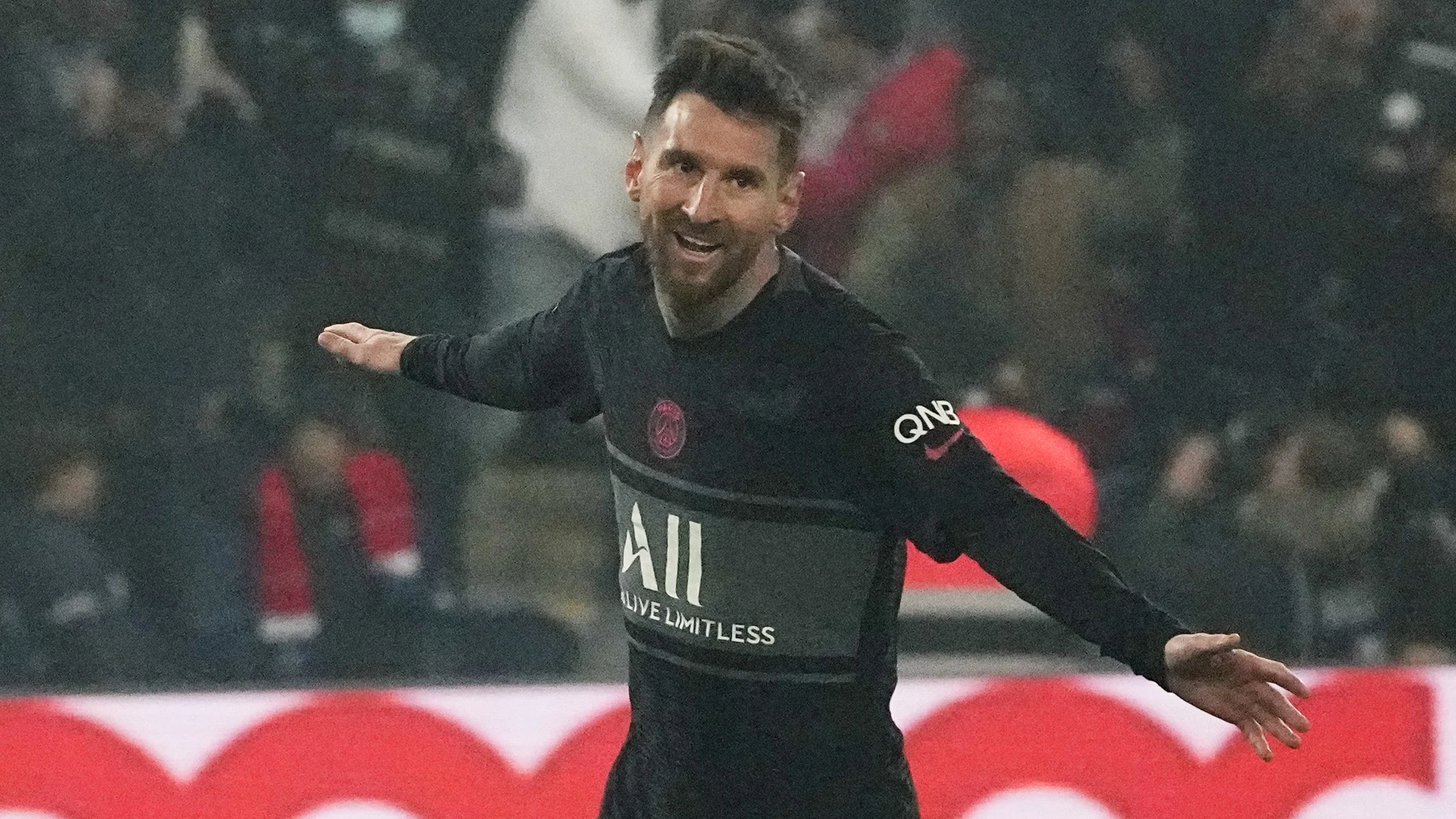 Leo Messi celebra el gol que marcó al Nantes