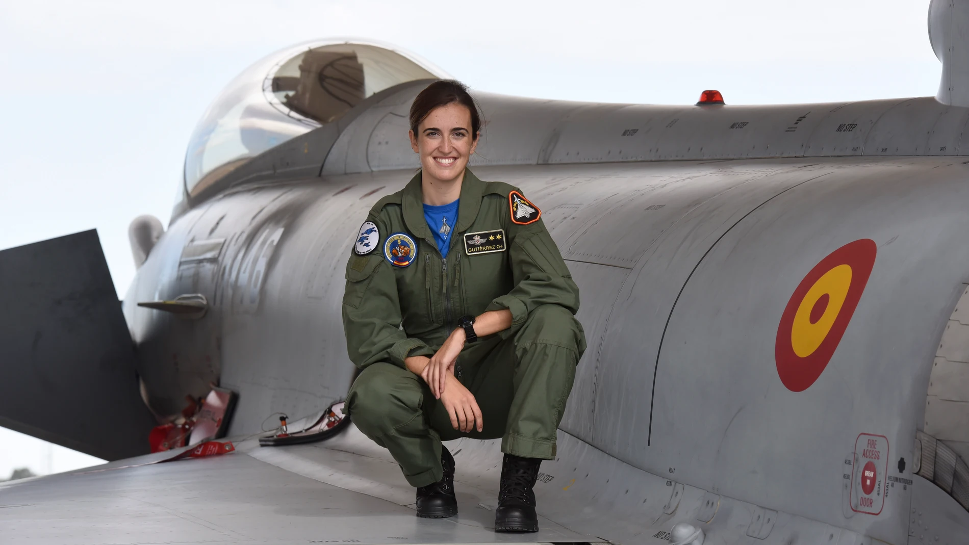 La teniente Elena Gutiérrez en uno de los Eurofighter del Ala 11
