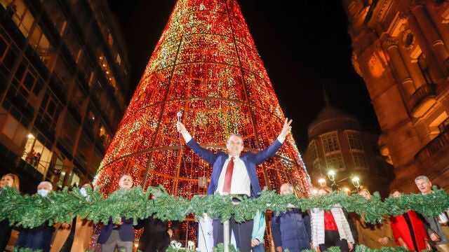 El alcalde de Vigo, Abel Caballero, durante el encendido de las luces navideñas