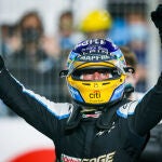 Fernando Alonso celebra el tercer puesto en el Gran Premio de Catar de F1.