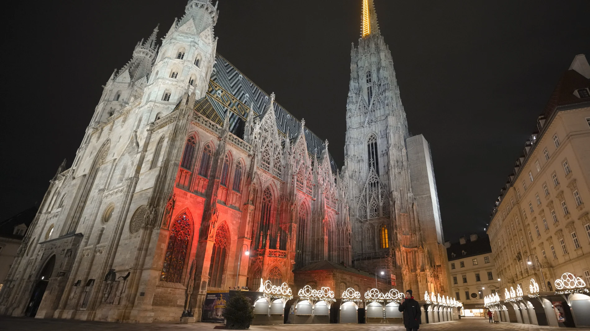 La Catedral de Viena sin visitas el primer día de confinamiento