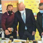 El consejero de Agricultura, Ganadería y Desarrollo Rural, Jesús Julio Carnero, participa en las Jornadas de Apicultura de COAG